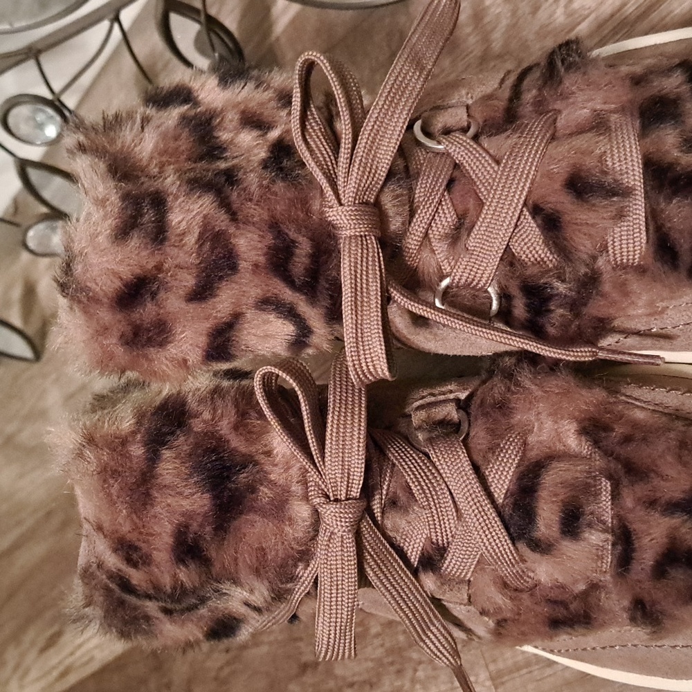 Naked Feet Evolution Suede Platform - Picture 3 of 9